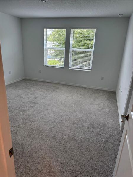 Spacious, unfurnished interior of a new home in , Sarasota (Image 13).
