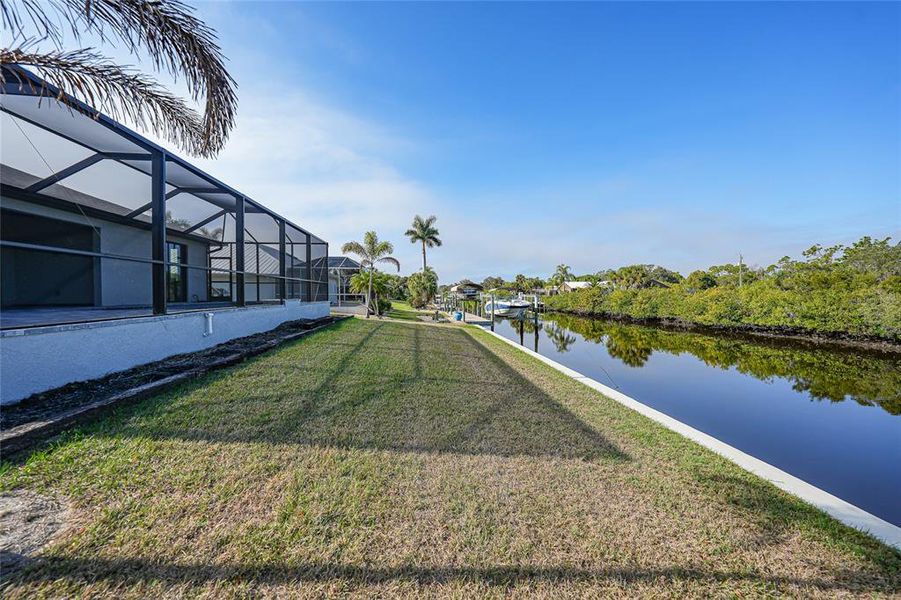 Exterior details and patio area of a home in , Port Charlotte (Image 31).
