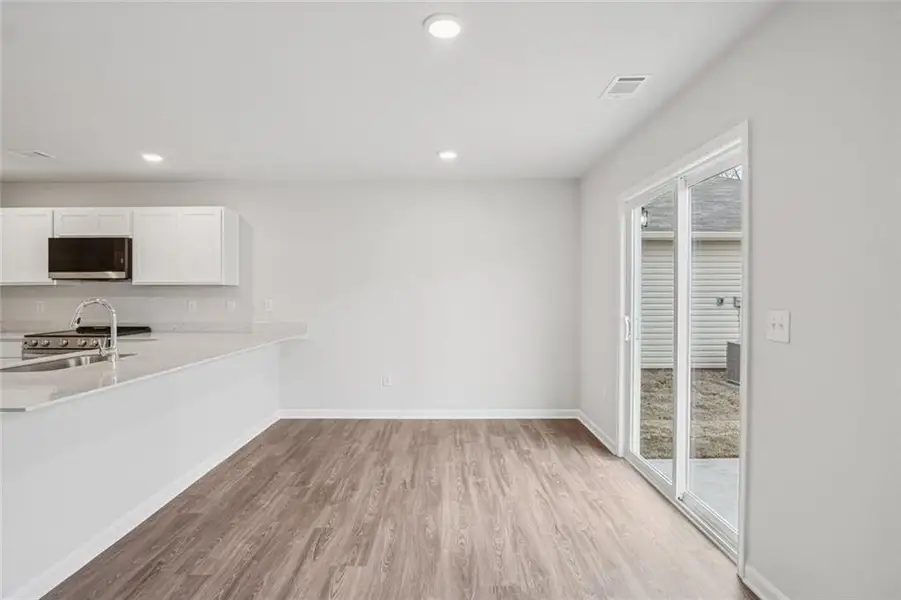 Spacious, unfurnished interior of a new home in Liberty Pointe, Villa Rica (Image 18).