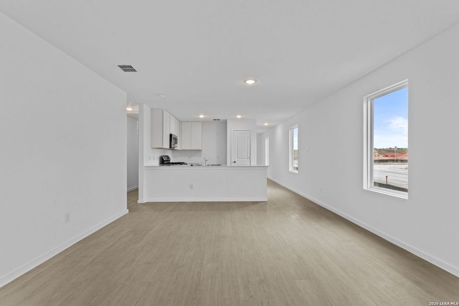 Spacious, unfurnished interior of a new home in Randolph Crossing, Converse (Image 14).