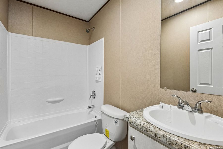 Furnished interior view inside a new home in , Hondo (Image 29).