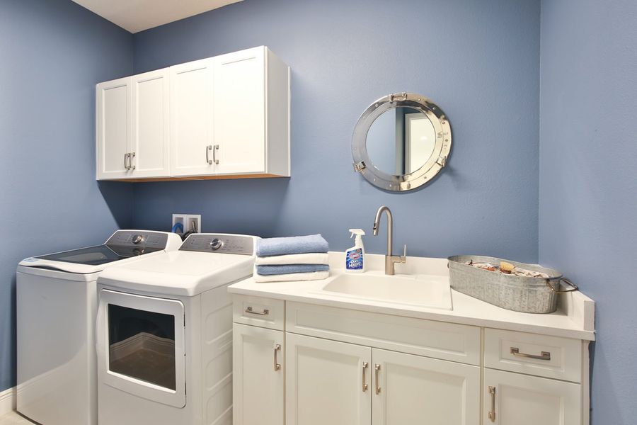 Representative furnished interior of a home built from the Sandcastle 2 by Neal Communities in Boca Royale Golf & Country Club at Wellen Park, Englewood (Image 17).