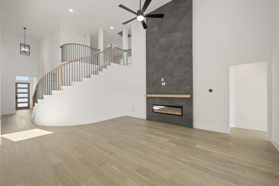 402 Crestview- Living Room-2