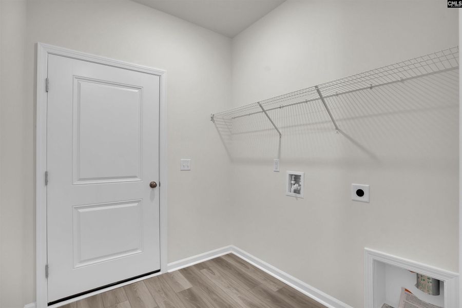 Spacious, unfurnished interior of a new home in Rolling Hills, Prosperity (Image 25).