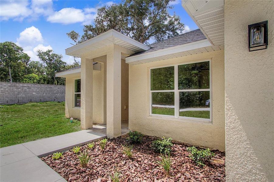 Exterior details and patio area of a home in , Ocala (Image 21). Exterior details and patio area of a home in , Ocala (Image 21).