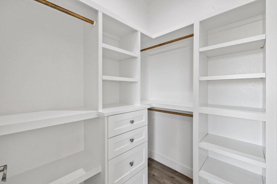 Master Room- Closet