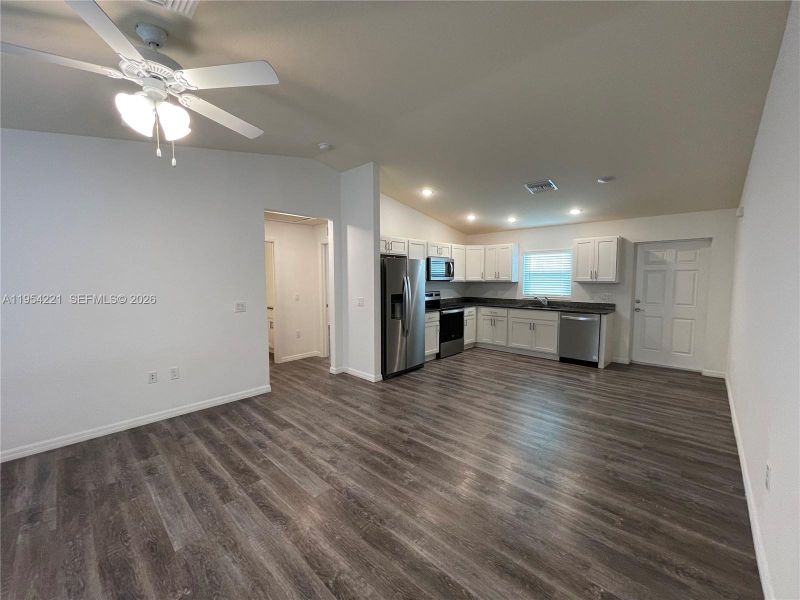 Spacious, unfurnished interior of a new home in , Labelle (Image 7).