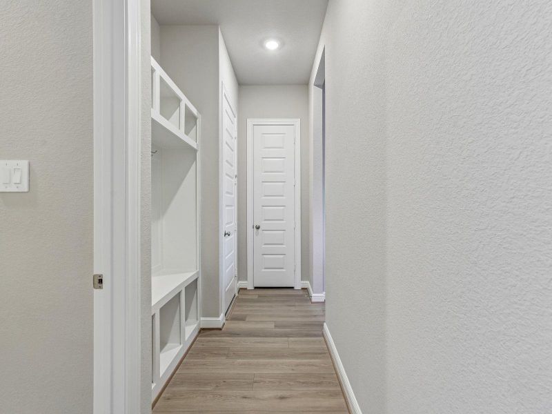Spacious, unfurnished interior of a new home in Massey Oaks - Estate Series, Pearland (Image 25).