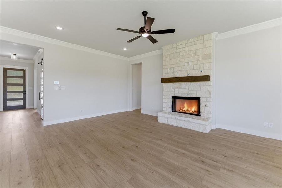 Spacious, unfurnished interior of a new home in Eagle Ridge Estates, Weatherford (Image 14).