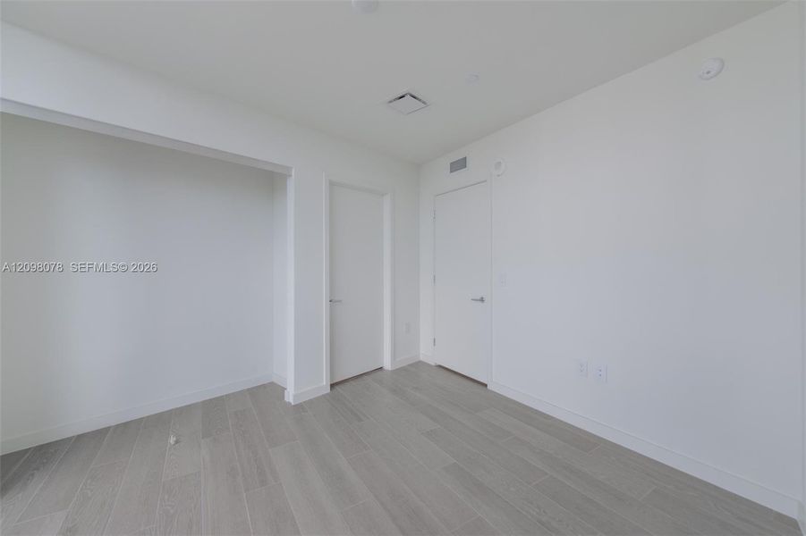 Spacious, unfurnished interior of a new home in , Miami (Image 15).
