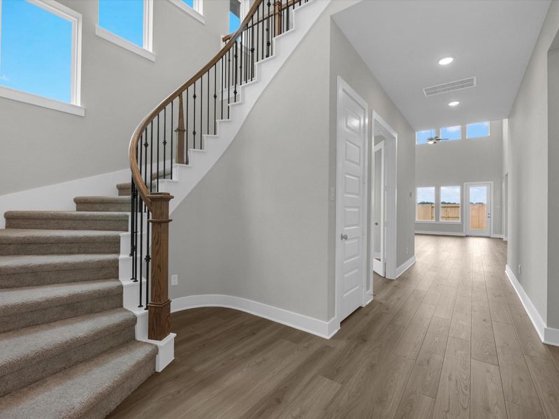 Spacious, unfurnished interior of a new home in Pecan Ridge, Fulshear (Image 11). Spacious, unfurnished interior of a new home in Pecan Ridge, Fulshear (Image 11).