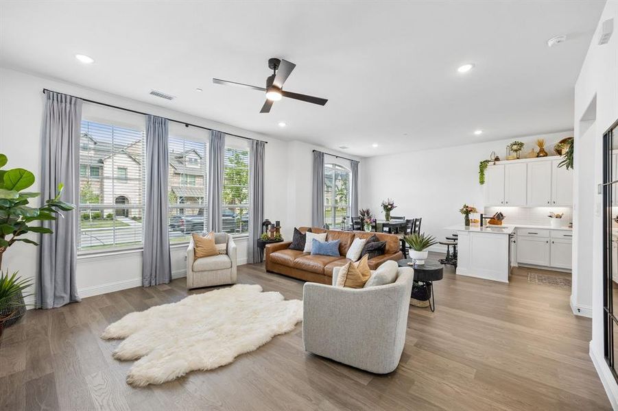 Furnished interior view inside a new home in , Grand Prairie (Image 12).
