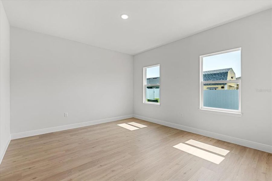 Spacious, unfurnished interior of a new home in , Ocala (Image 26).