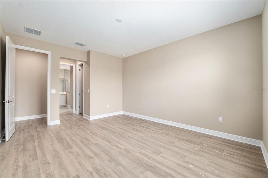 Spacious, unfurnished interior of a new home in , Ocala (Image 55).