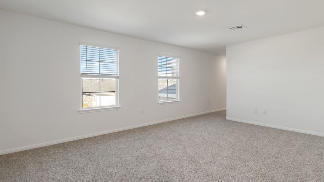 Spacious, unfurnished interior of a new home in Bar W Ranch, Leander (Image 17).