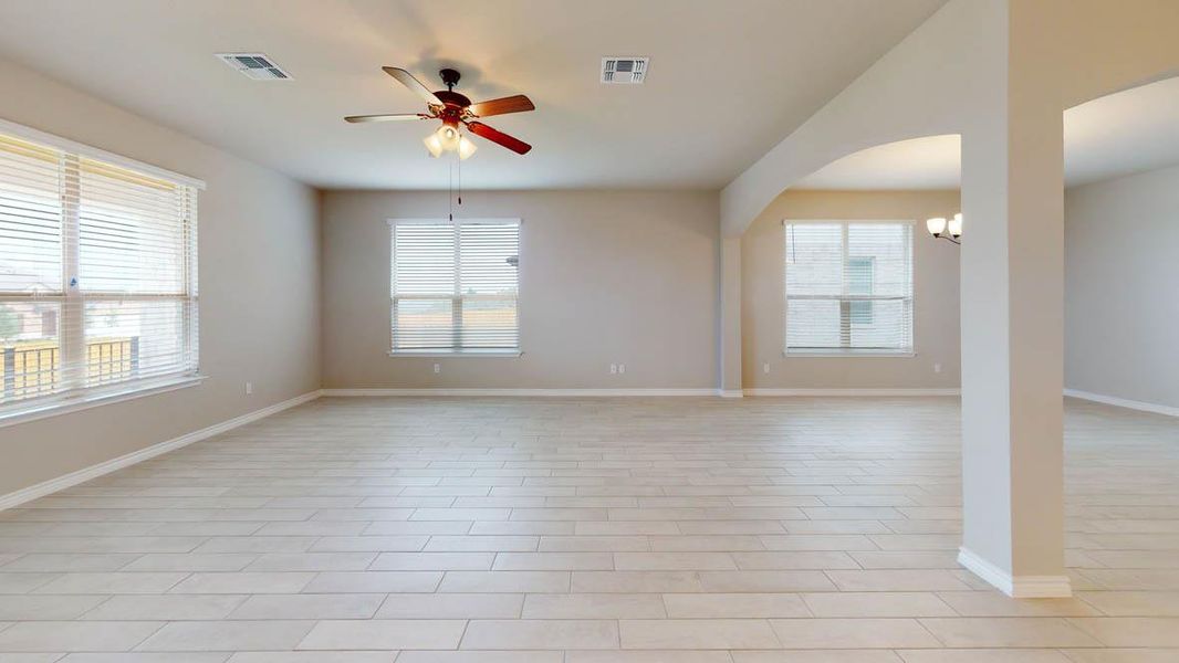 Spacious, unfurnished interior of a new home in Sterling Meadows, Salado (Image 24).