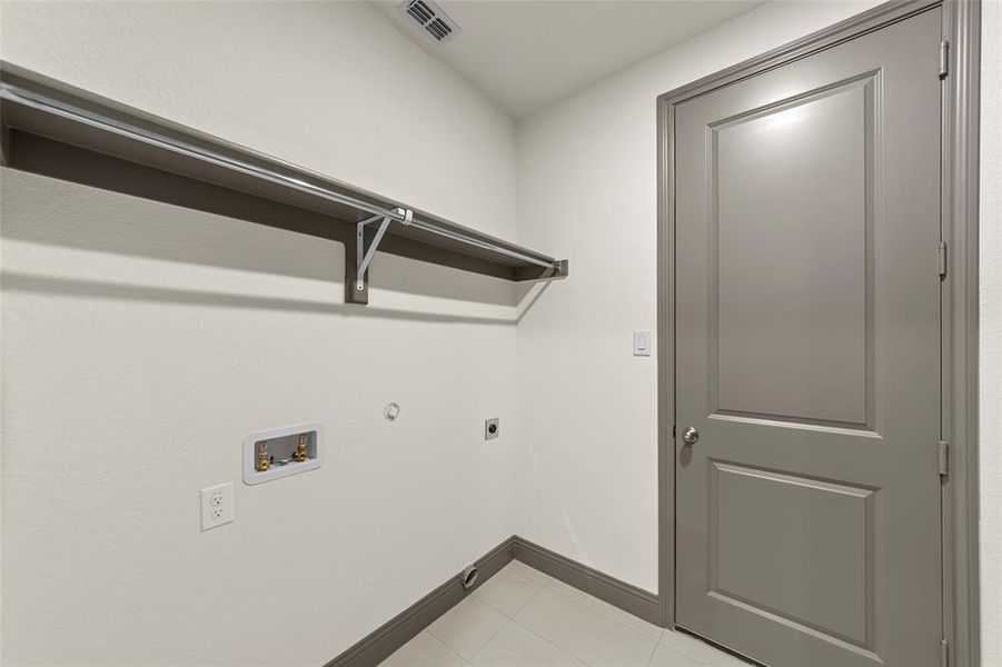 Spacious, unfurnished interior of a new home in , Josephine (Image 13).