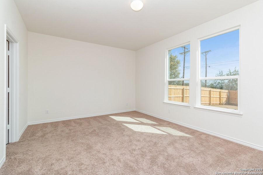 Spacious, unfurnished interior of a new home in Shoreline Park - Sterling Collection, San Antonio (Image 8).