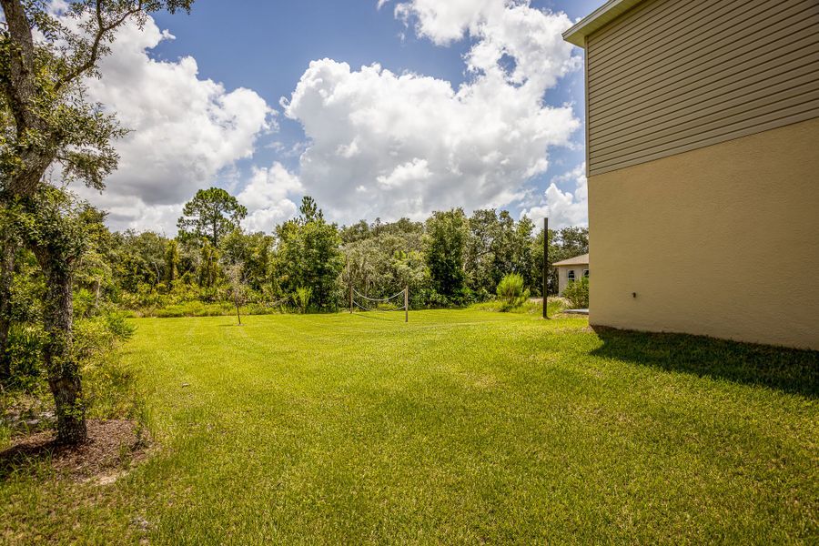Representative exterior details of a home built from the Sycamore by Maronda Homes in Woodland Ranch, Lake Wales (Image 4).