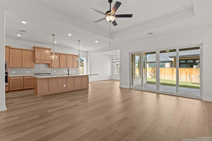 Spacious, unfurnished interior of a new home in Mayfair 60', New Braunfels (Image 20).