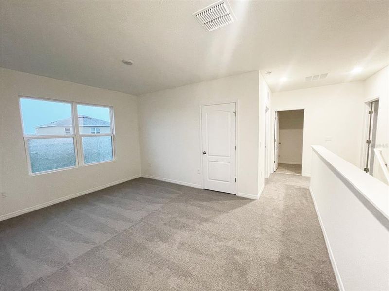 Spacious, unfurnished interior of a new home in , Haines City (Image 22).