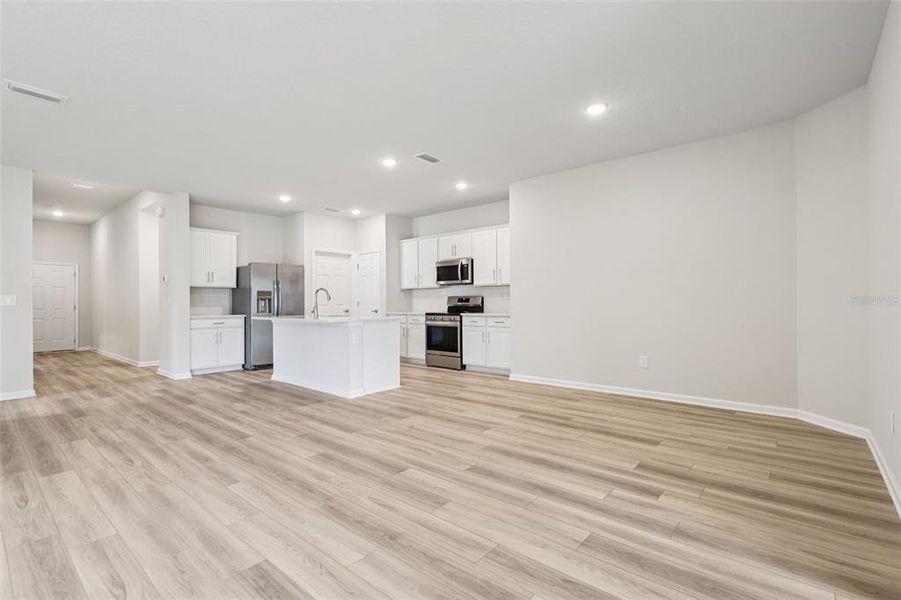 Spacious, unfurnished interior of a new home in , Palm Coast (Image 32).
