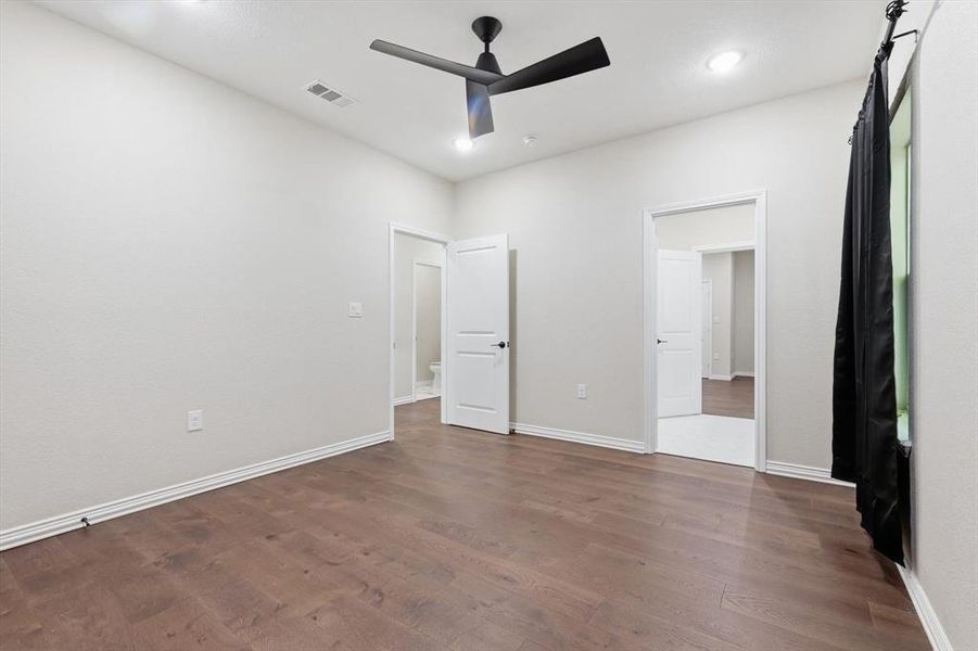 Spacious, unfurnished interior of a new home in , Dallas (Image 19).