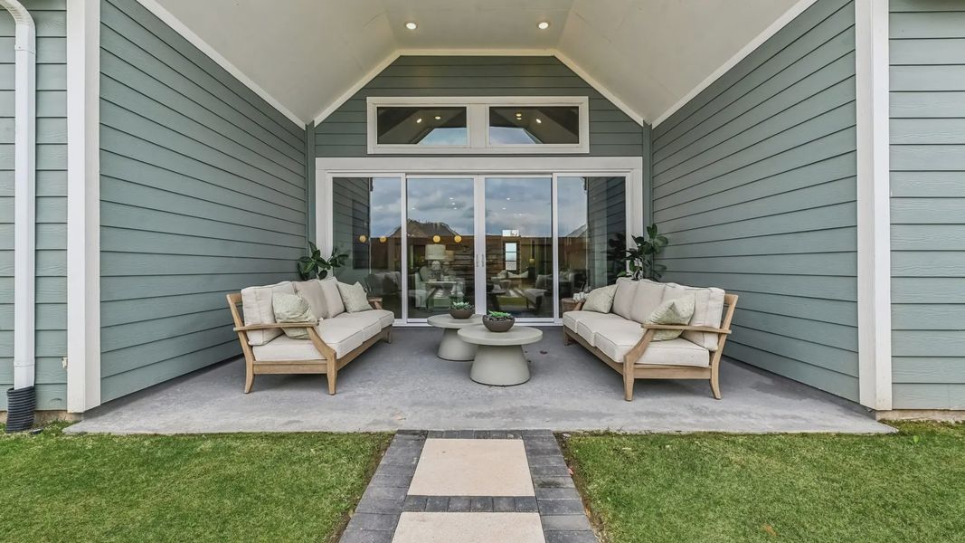 Representative exterior details of a home built from the Sweetwater by Chesmar Homes in Evergreen 60s, Conroe (Image 23). Representative exterior details of a home built from the Sweetwater by Chesmar Homes in Evergreen 60s, Conroe (Image 23).