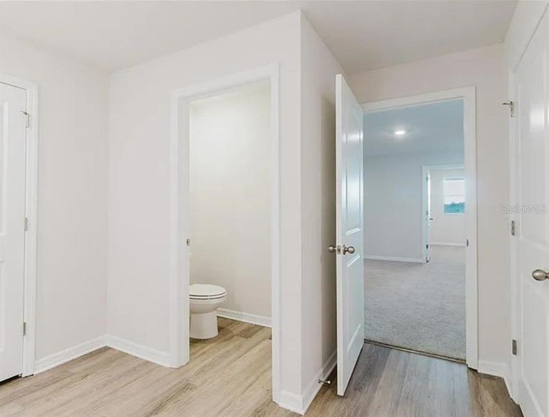 Spacious, unfurnished interior of a new home in Silverstone North, Palmetto (Image 17).