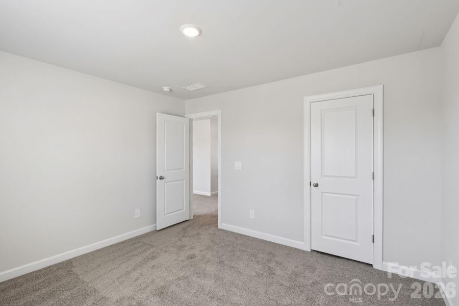 Photo is not of the actual home, but is an inspirational photo of builder’s model home and may depict options, furnishings, and/or decorator features that are not included Photo is not of the actual home, but is an inspirational photo of builder’s model home and may depict options, furnishings, and/or decorator features that are not included