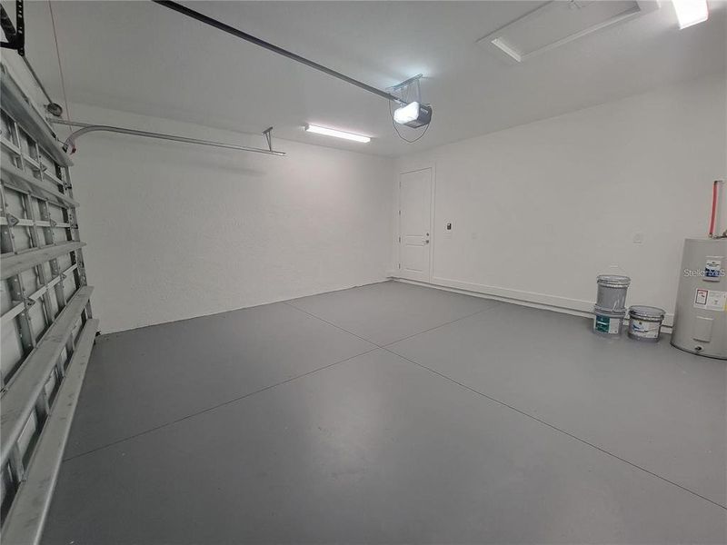 Spacious, unfurnished interior of a new home in , North Port (Image 23).