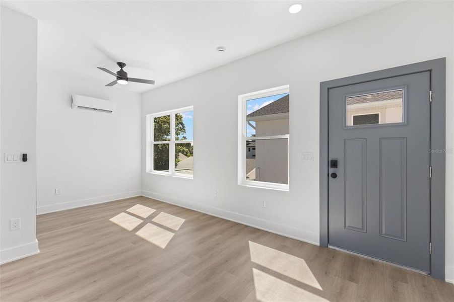 Spacious, unfurnished interior of a new home in , St. Petersburg (Image 30).