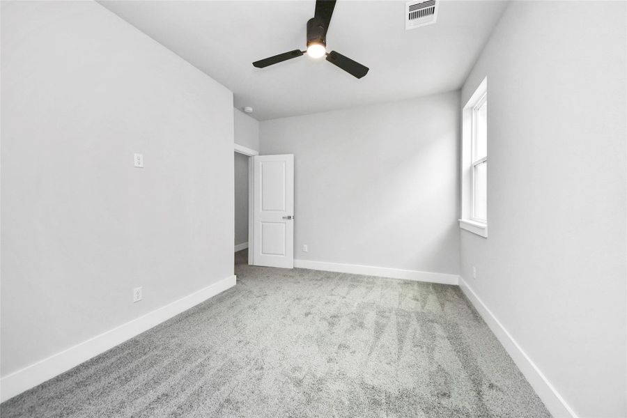 Spacious, unfurnished interior of a new home in , Houston (Image 17).