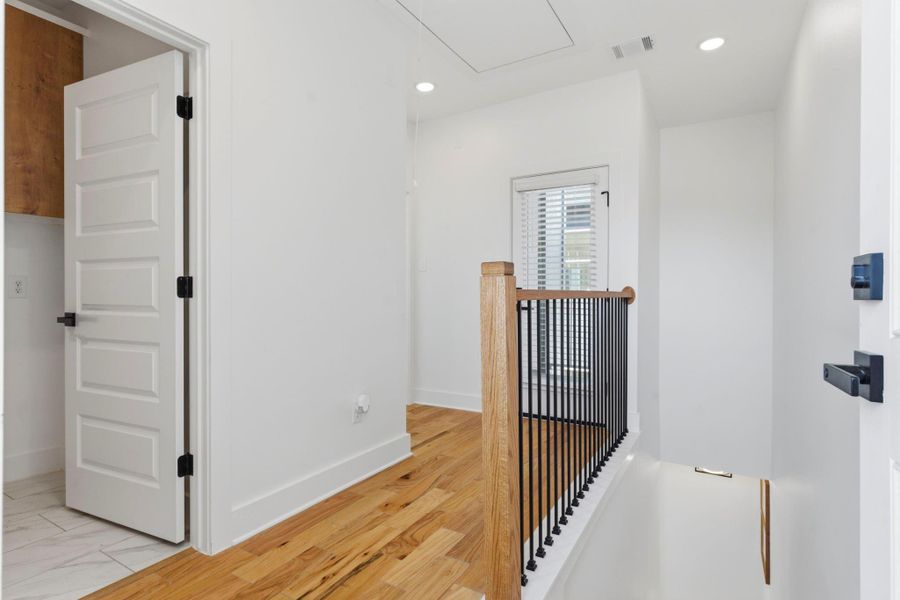 Spacious, unfurnished interior of a new home in , Houston (Image 23).