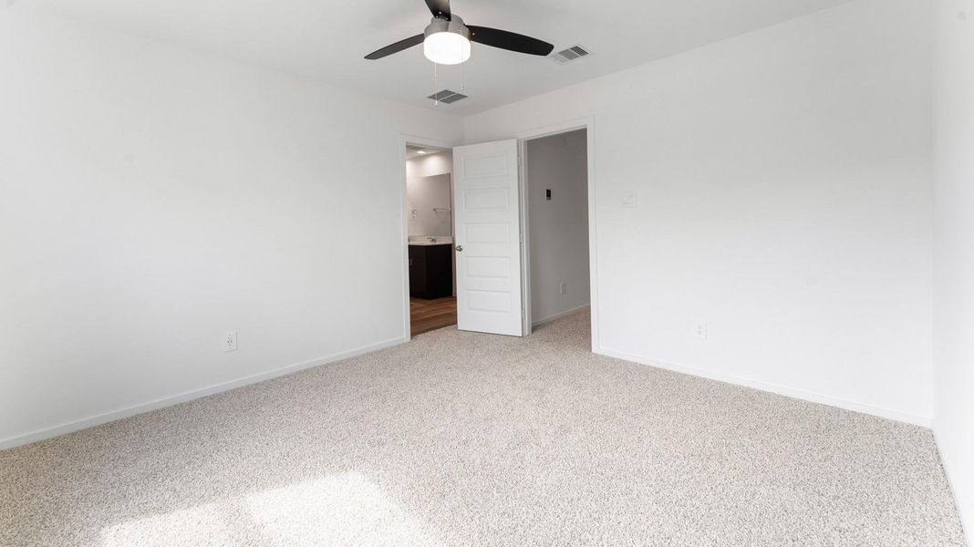 Spacious, unfurnished interior of a new home in Alaia Crossing, Houston (Image 16). Spacious, unfurnished interior of a new home in Alaia Crossing, Houston (Image 16).
