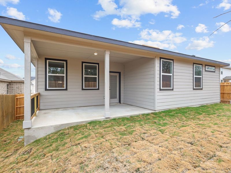Exterior details and patio area of a home in Royal Crest, San Antonio (Image 3).