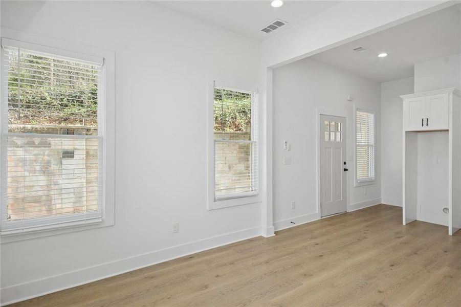 Spacious, unfurnished interior of a new home in , Atlanta (Image 33). Spacious, unfurnished interior of a new home in , Atlanta (Image 33).