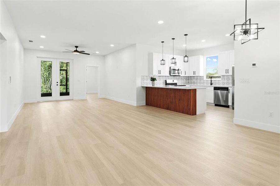 Spacious, unfurnished interior of a new home in , Spring Hill (Image 27).