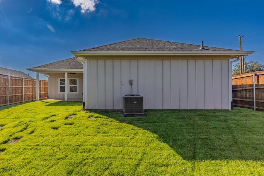 Exterior details and patio area of a home in , Sulphur Springs (Image 24).
