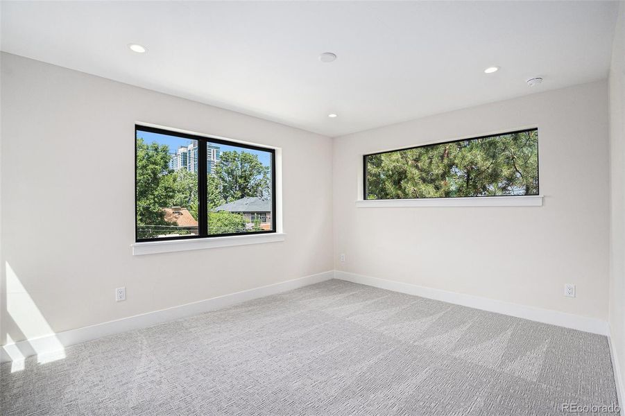 En suite #2 on the 2nd level