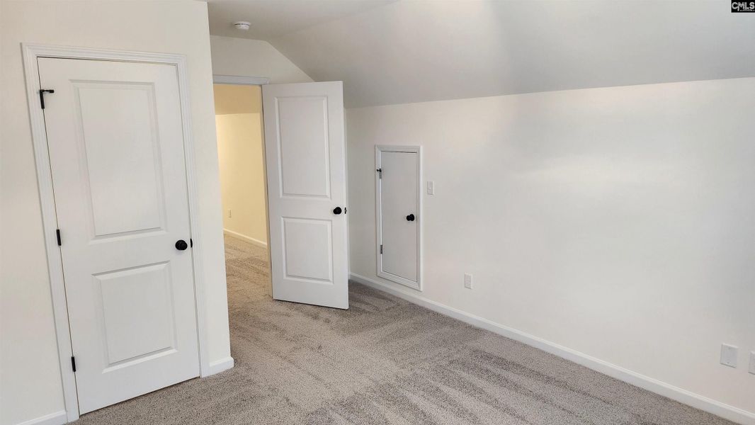 Spacious, unfurnished interior of a new home in Bickley Station, Irmo (Image 30).