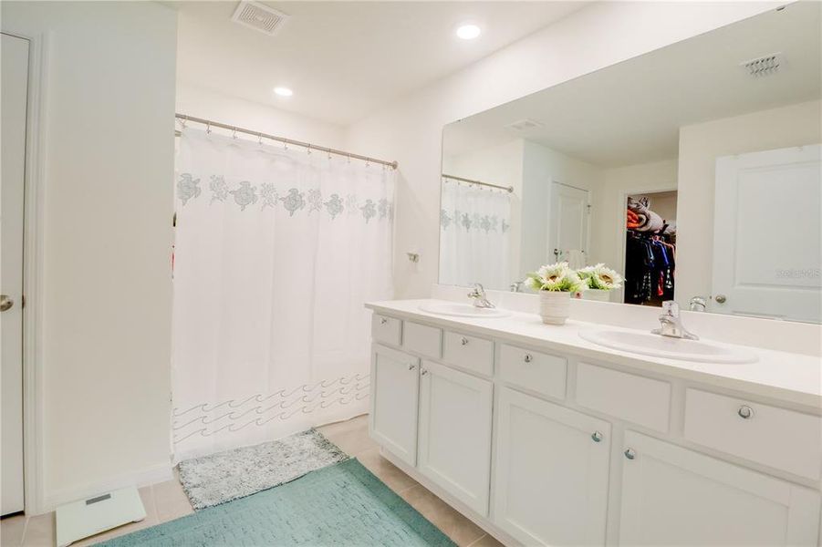 Furnished interior view inside a new home in Huntington Ridge, Ocala (Image 13). Furnished interior view inside a new home in Huntington Ridge, Ocala (Image 13).