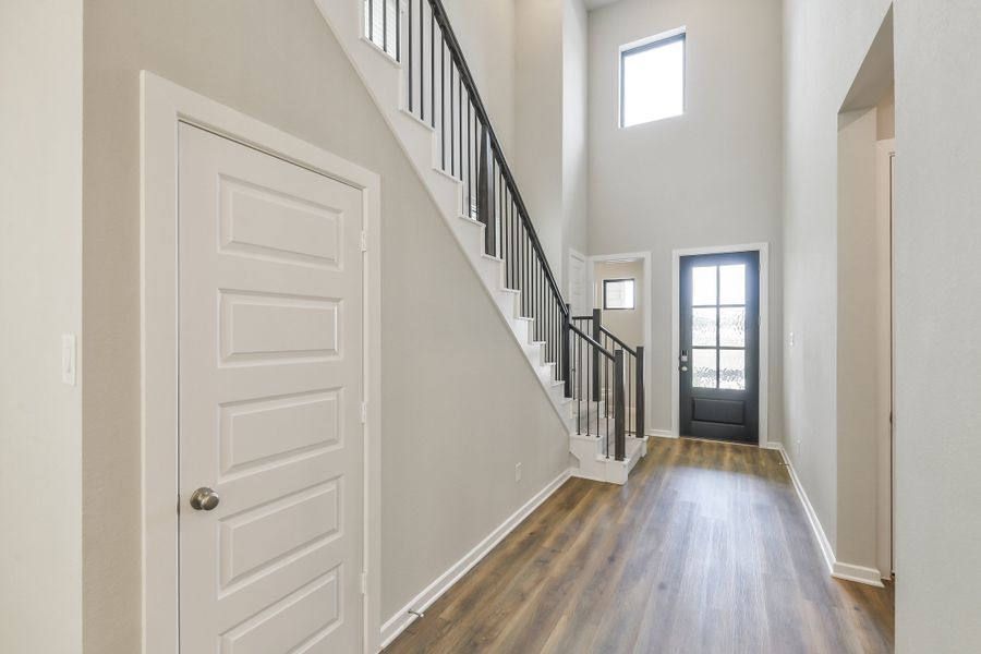 Spacious, unfurnished interior of a new home in Summer Place  35', Montgomery (Image 24).