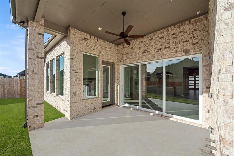 Huntley III C outdoor living area Huntley III C outdoor living area