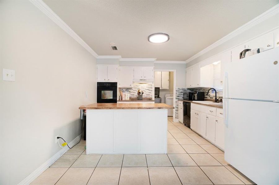 Furnished interior view inside a new home in , Paris (Image 6). Furnished interior view inside a new home in , Paris (Image 6).