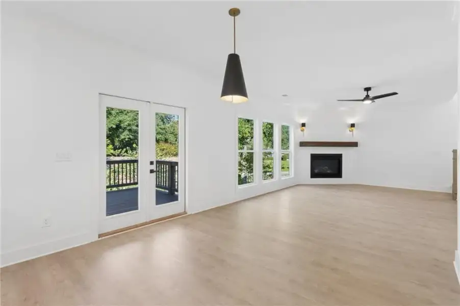 Spacious, unfurnished interior of a new home in , Atlanta (Image 39).