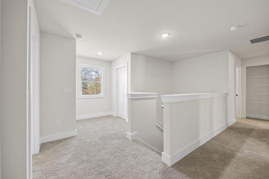 Spacious, unfurnished interior of a new home in , Hartwell (Image 33).