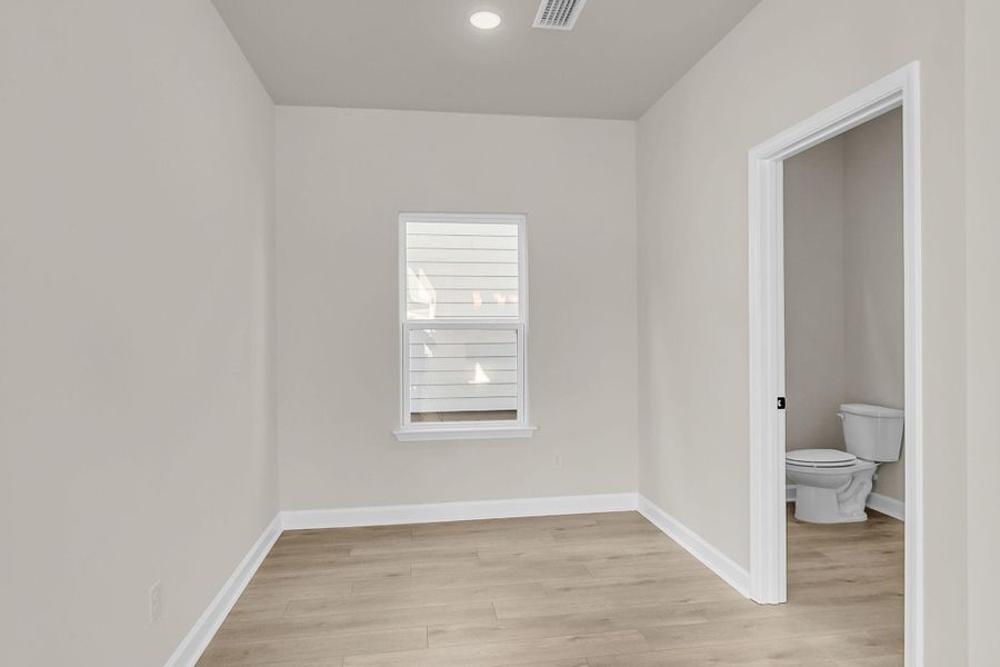 Spacious, unfurnished interior of a new home in , Ravenel (Image 29).