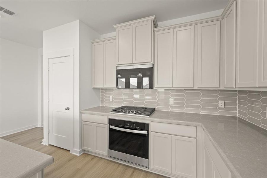 6924 Freight Train- Kitchen-3 6924 Freight Train- Kitchen-3