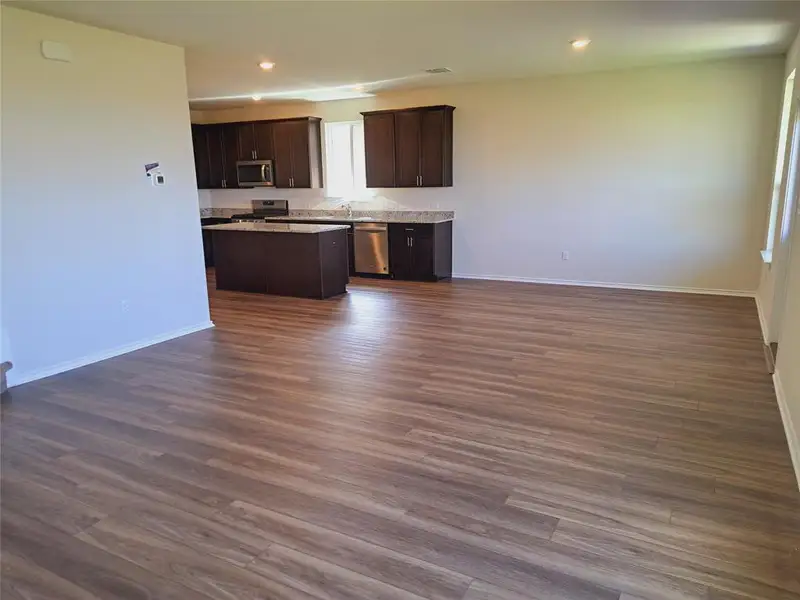 Spacious, unfurnished interior of a new home in Sunfield, Buda (Image 11). Spacious, unfurnished interior of a new home in Sunfield, Buda (Image 11).